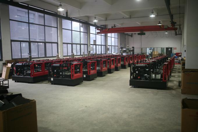 H400-â¡ engine compartment detail